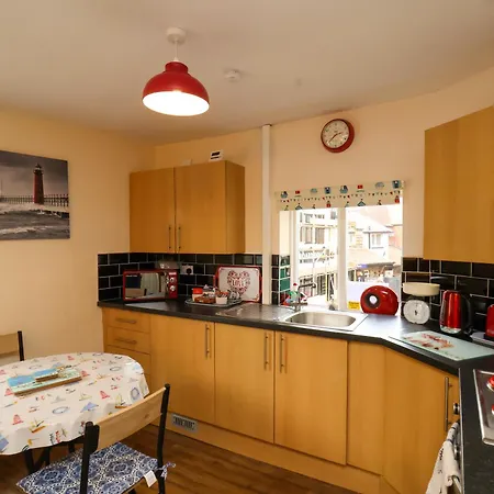 Caedmon's Rest * ウィットビー